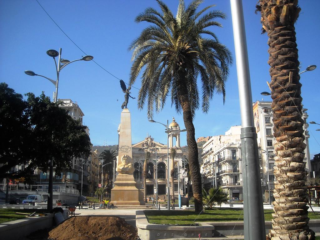 ORAN 2013 JANVIER - Place d'Armes.JPG